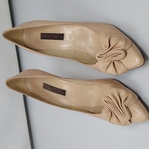 Three(3) inch dress heels. Made by Proxy; size 81/2 narrow. Color is between a